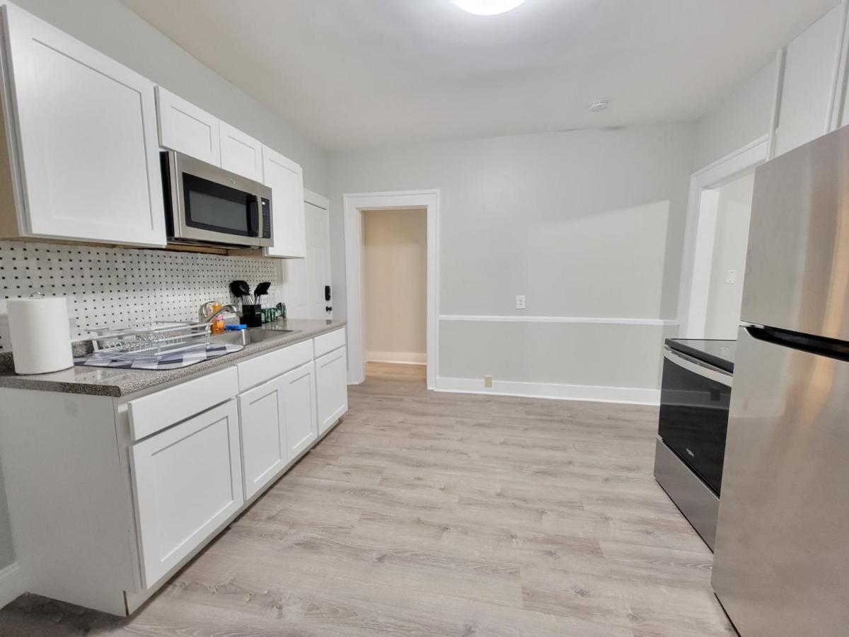 Room For Rent In Apartment Hartford Exterior photo