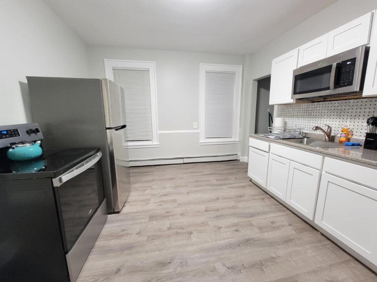 Room For Rent In Apartment Hartford Exterior photo