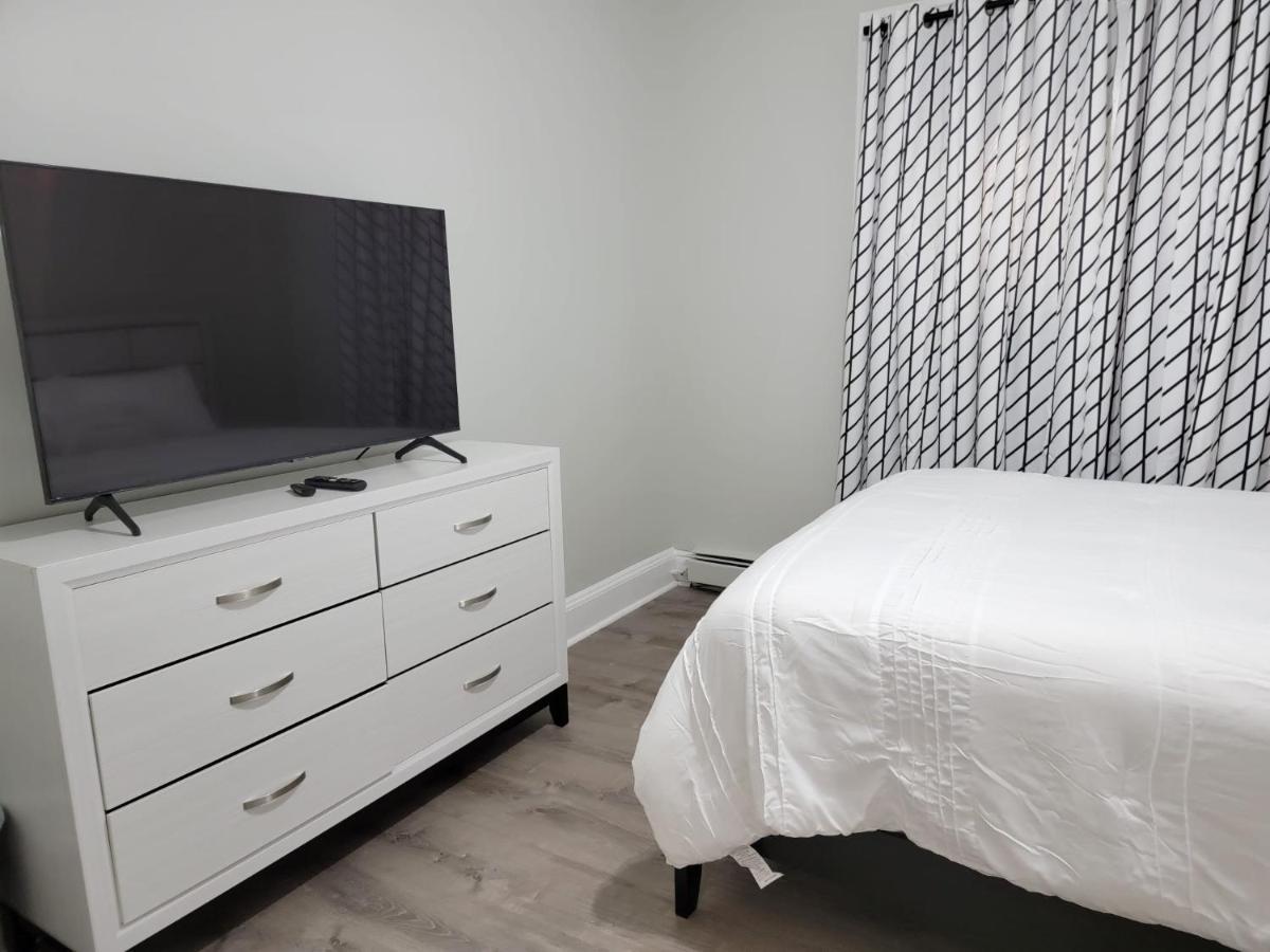 Room For Rent In Apartment Hartford Exterior photo