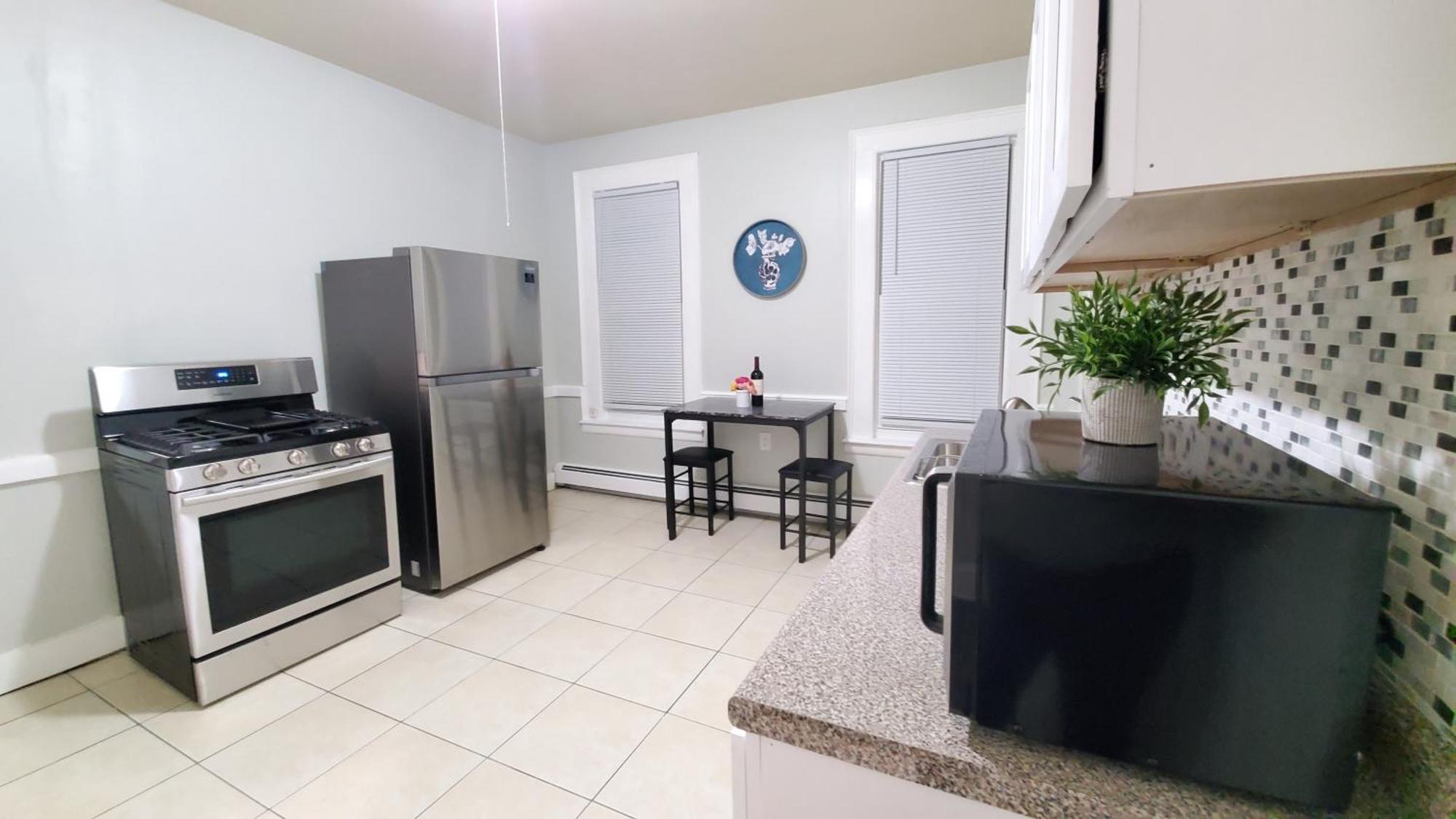 Room For Rent In Apartment Hartford Exterior photo